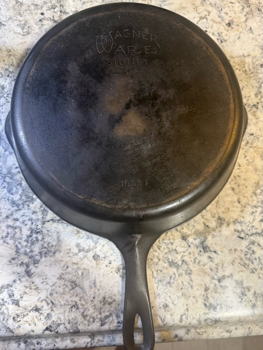Wagner Ware Sidney Black Cast Iron Skillet - 10.5F